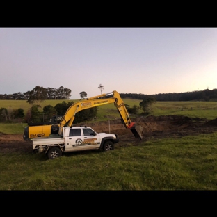 Wayne Coppin Earthmoving - Surf Beach, NSW. Land Clearing