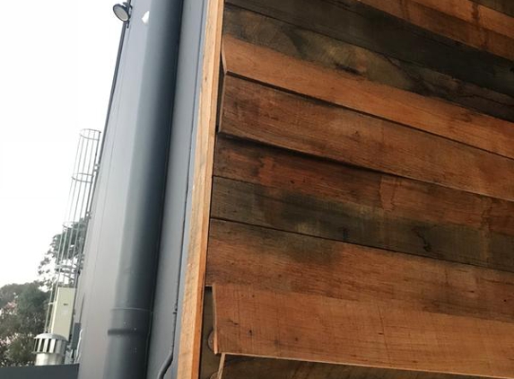 Kurt Vravnik Constructions - Mullaloo, WA. Less than 6 months old timber falling off walls