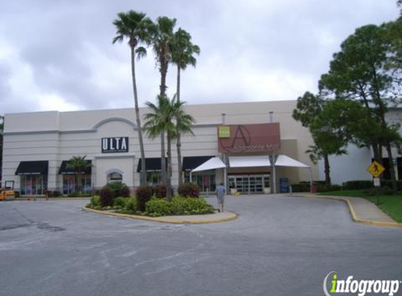 AMC Theatres - Alamonte Mall 18 - Altamonte Springs, FL