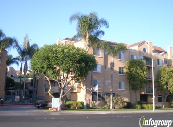 Palm Country Club Apartments - Norwalk, CA