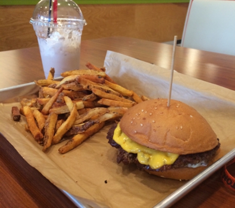 MOOYAH Burgers, Fries, & Shakes- Garwood - Garwood, NJ