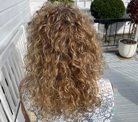 Juniper Styling - Chapel Hill, QLD. full head alternating blonde colours, healthy naturally curly hair