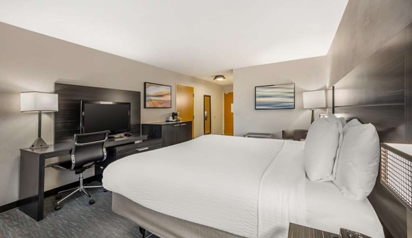 Best Western Plus North Las Vegas Inn & Suites - North Las Vegas, NV