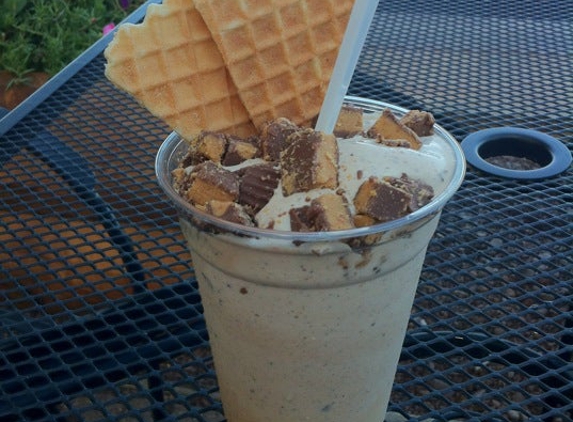 Sydney's Frozen Custard - Grand Marais, MN