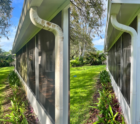 Pressure WashKing - Spring Hill, FL. Porch screen cleaning