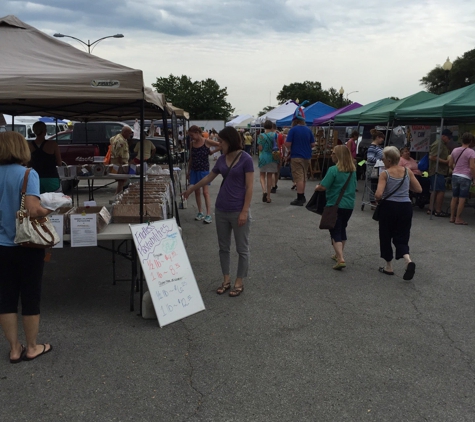 Freight House Farmers Market - Davenport, IA