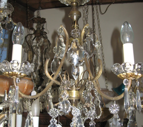 Gregory's Antiques & Lights - Fitzroy North, VIC