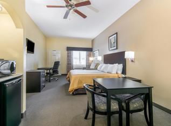 Days Inn by Wyndham Baytown East - Baytown, TX