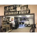 Big Tex Trailer World - Horse Trailers