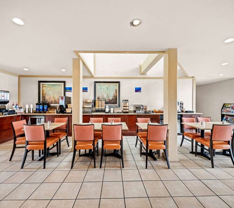 Best Western De Anza Inn - Monterey, CA