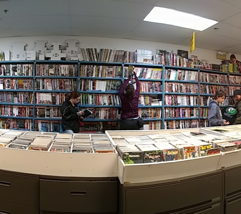 Wonderland Comics - Rochester, NY. Huge selection of graphic novels and trade paperbacks!