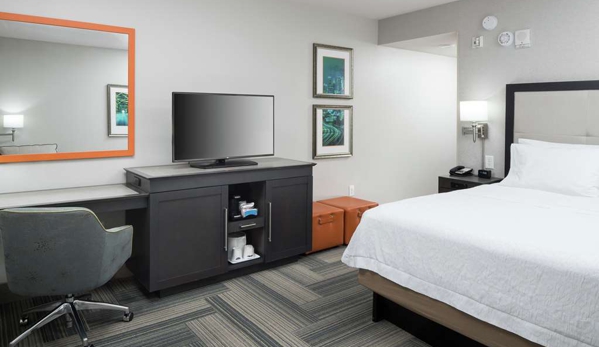 Hampton Inn & Suites by Hilton Atlanta Perimeter Dunwoody - Atlanta, GA