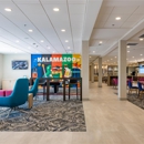 Tru by Hilton Kalamazoo - Hotels