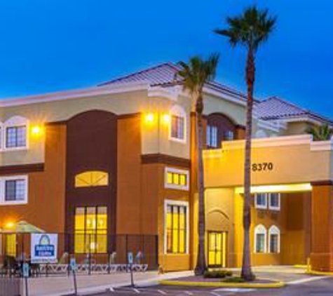 Days Inn & Suites by Wyndham Tucson/Marana - Tucson, AZ