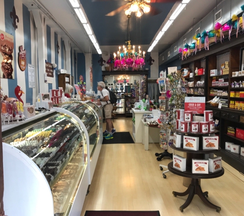 Laura's Candies - New Orleans, LA