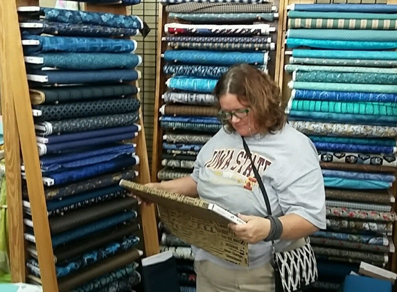 Sew Simple Quilt Shoppe - Ozark, MO