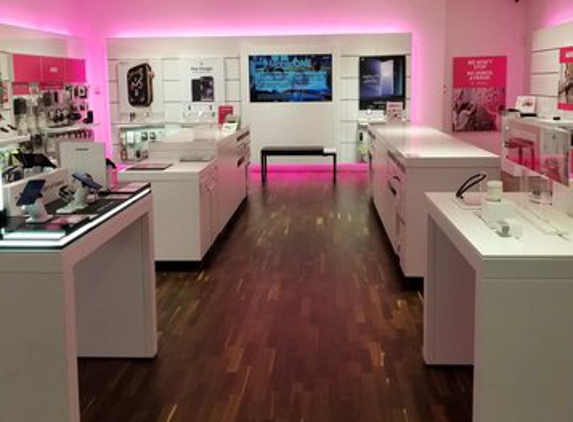 T-Mobile - Waterbury, CT