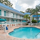 Days Inn & Suites by Wyndham Port Richey - Motels