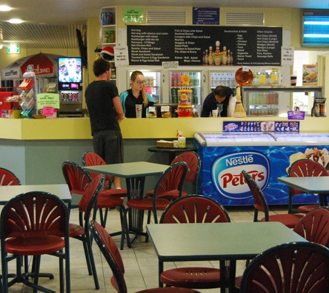 Super Bowl Melville - Melville, WA. Modern Café