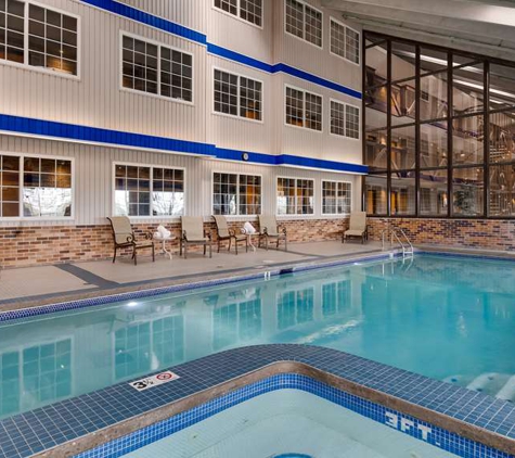 Best Western Plus Longbranch Hotel & Convention Center - Cedar Rapids, IA