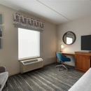 Hampton Inn & Suites Pittsburgh/Harmarville - Hotels