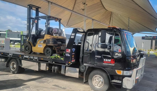 K&M Towing & Haulage - Teesdale, VIC