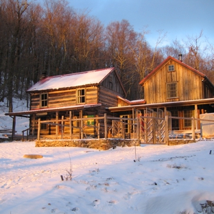 Woods Hole Hostel & Mountain Retreat - Pearisburg, VA