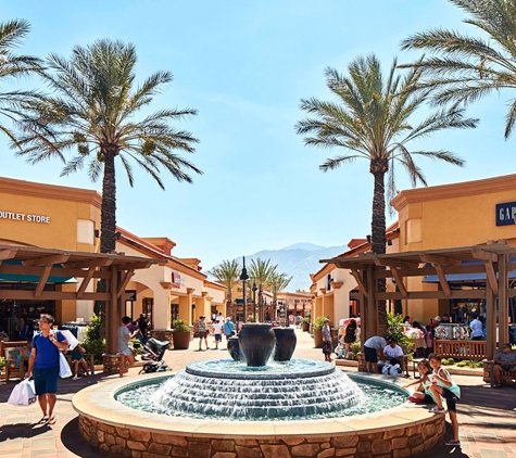 Desert Hills Premium Outlets - Cabazon, CA