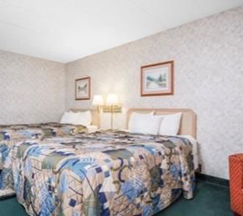 Days Inn - La Crosse, WI