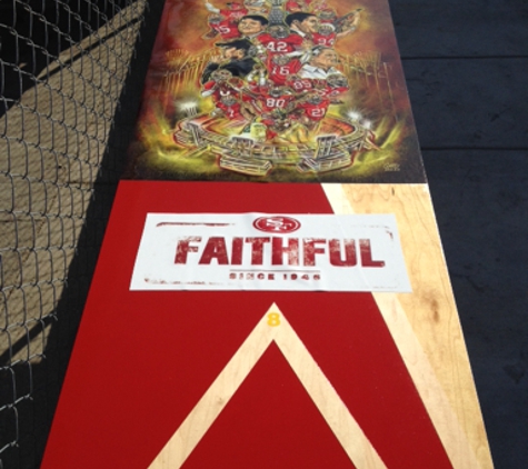 Romo's Beer Pong Tables - Los Angeles, CA. 49ers Beer Pong Tables