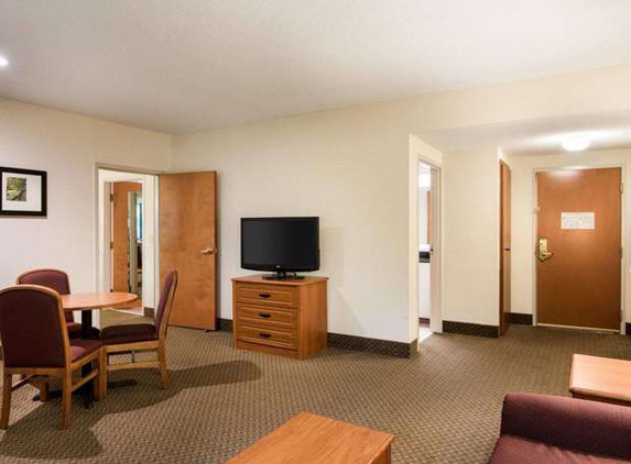 Comfort Inn & Suites LaVale - Cumberland - Lavale, MD