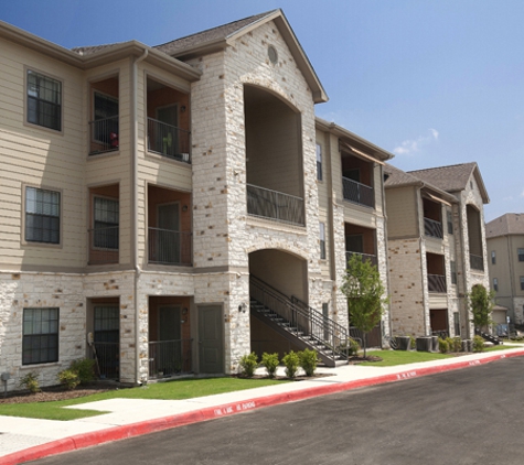 Carmel Canyon Apartments - San Antonio, TX
