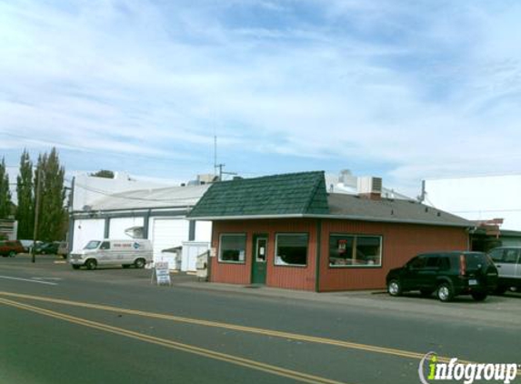 Pepper Tree Sausage House - Albany, OR