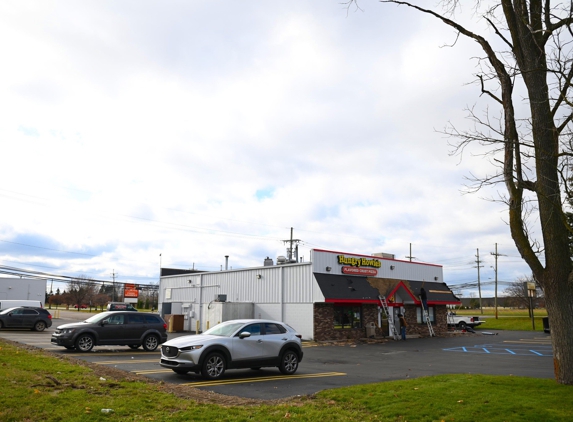 Hungry Howie's Pizza - Wixom, MI