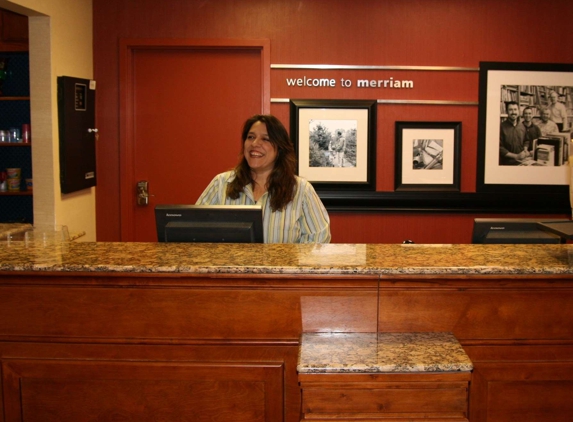 Hampton Inn & Suites Kansas City-Merriam - Merriam, KS