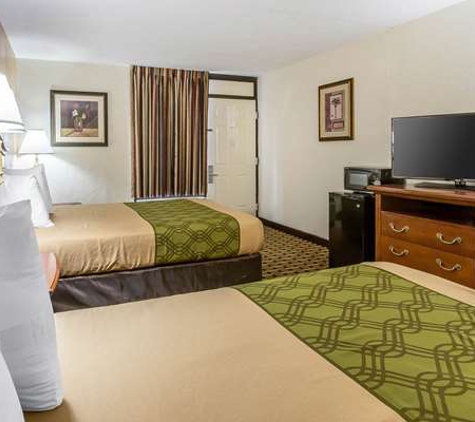 Econo Lodge - Savannah, GA