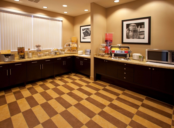 Hampton Inn & Suites Seattle/Federal Way - Federal Way, WA