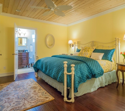 SeaGlass Inn Bed and Breakfast - Melbourne Beach, FL