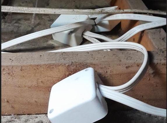 Valley Air Conditioning - Thornton, NSW. Full length cabling in roof cut from x3 external units for an unknown reason and joined in two places. Cabling segmented and joined by an unqualified electrician