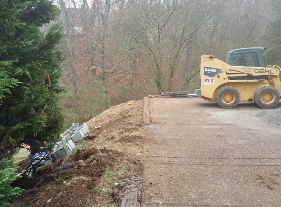 Todd Davis Concrete Inc - Columbia, TN. Rear facing driveway - BEFORE