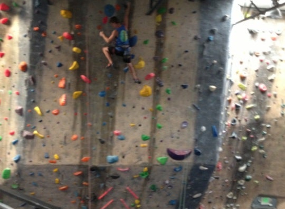 Hangar 18 Indoor Climbing Gym - Riverside - Riverside, CA