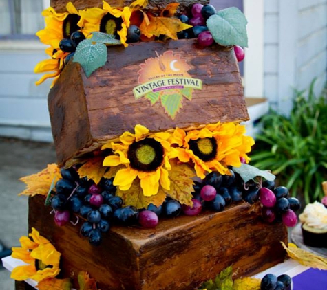 Supreme Sweets - Sonoma, CA. Buttercream, 3D grape crates for Sonoma's Vintage Festival Gala