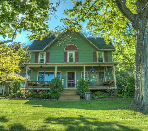 MoonShadow Bed and Breakfast - Artfully Different - Hammondsport, NY