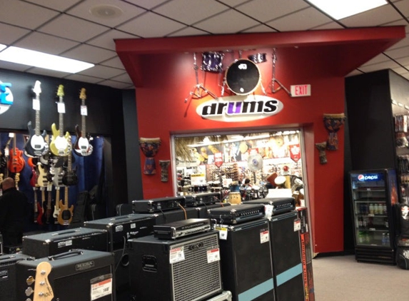 Guitar Center - Clackamas, OR