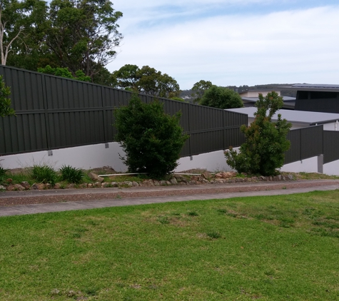 DL Fencing - Gillieston Heights, NSW. Fencing Contractors Newcastle
