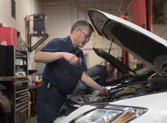 Ramsey Auto Center - Urbandale, IA