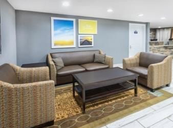 Days Inn by Wyndham Newberry - Newberry, SC