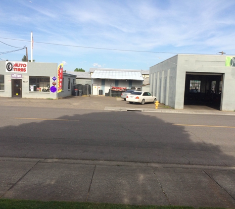 Medford Autos & Tires - Medford, OR