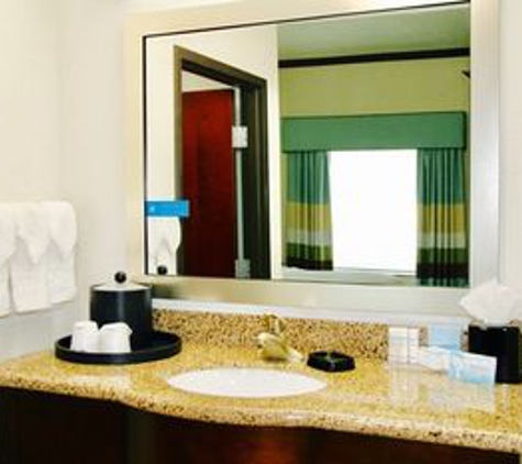 Hampton Inn & Suites San Antonio/Northeast I-35 - San Antonio, TX