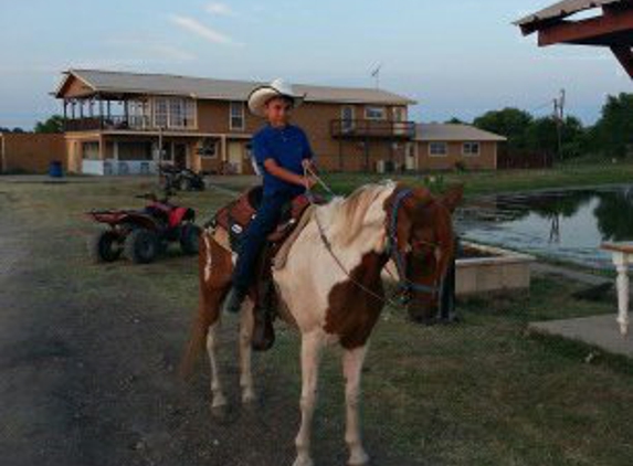 Krystal's Ranch On The Lakes - Crandall, TX